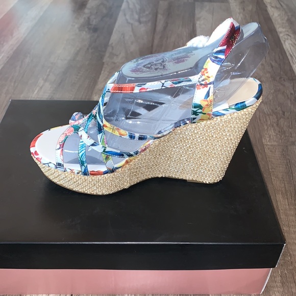 Fergie Core Women's Villa Wedge Sandal White Multi - Picture 7 of 8